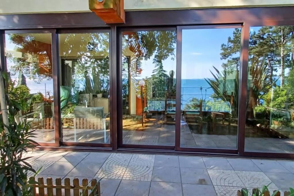 Brezza Marina - Appartamento In Villa Fronte Mare Triest Zewnętrze zdjęcie