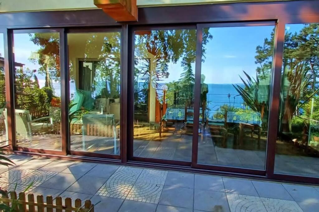 Brezza Marina - Appartamento In Villa Fronte Mare Triest Zewnętrze zdjęcie