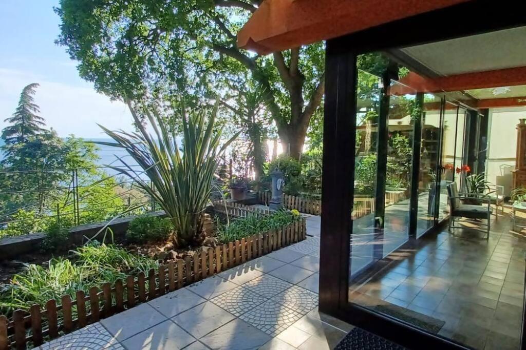 Brezza Marina - Appartamento In Villa Fronte Mare Triest Zewnętrze zdjęcie