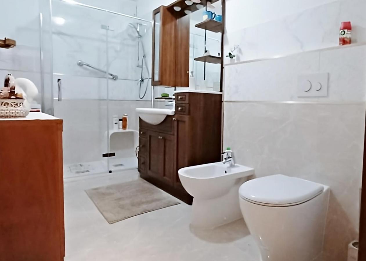 Brezza Marina - Appartamento In Villa Fronte Mare Triest Zewnętrze zdjęcie